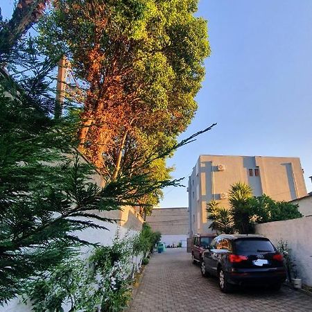 Klerichi Hotel Тирана Экстерьер фото