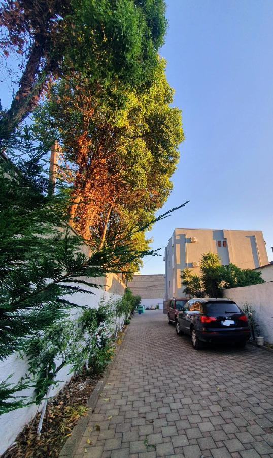 Klerichi Hotel Тирана Экстерьер фото