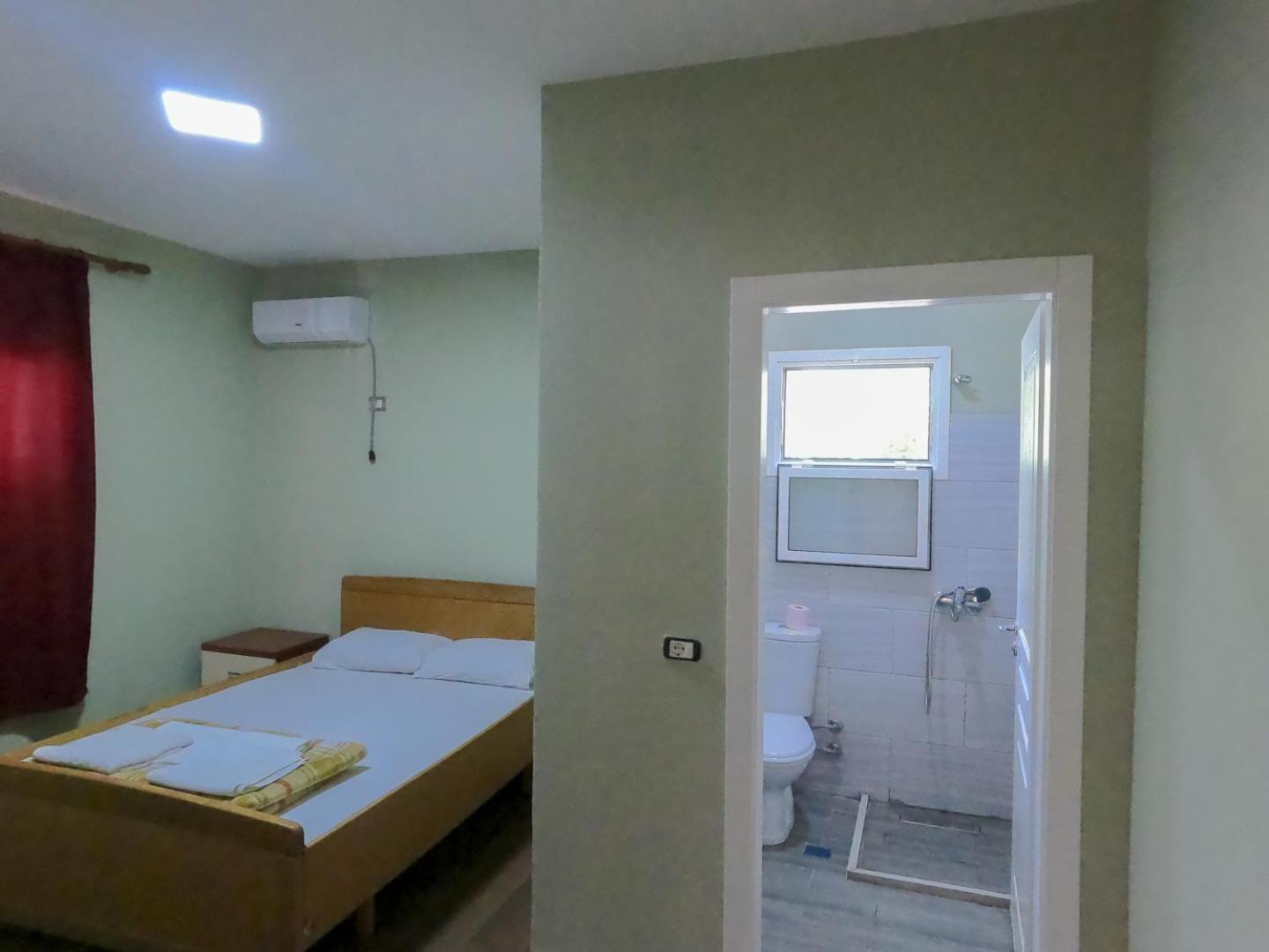 Klerichi Hotel Тирана Экстерьер фото
